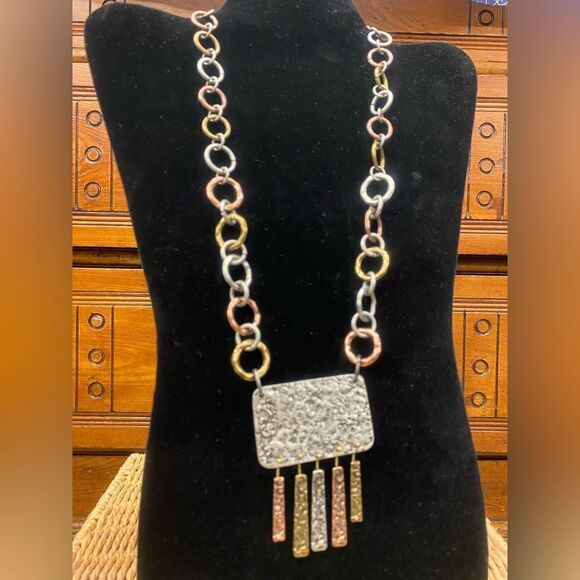 Multi Colored Metal square Pendent Necklace - Picture 2 of 3